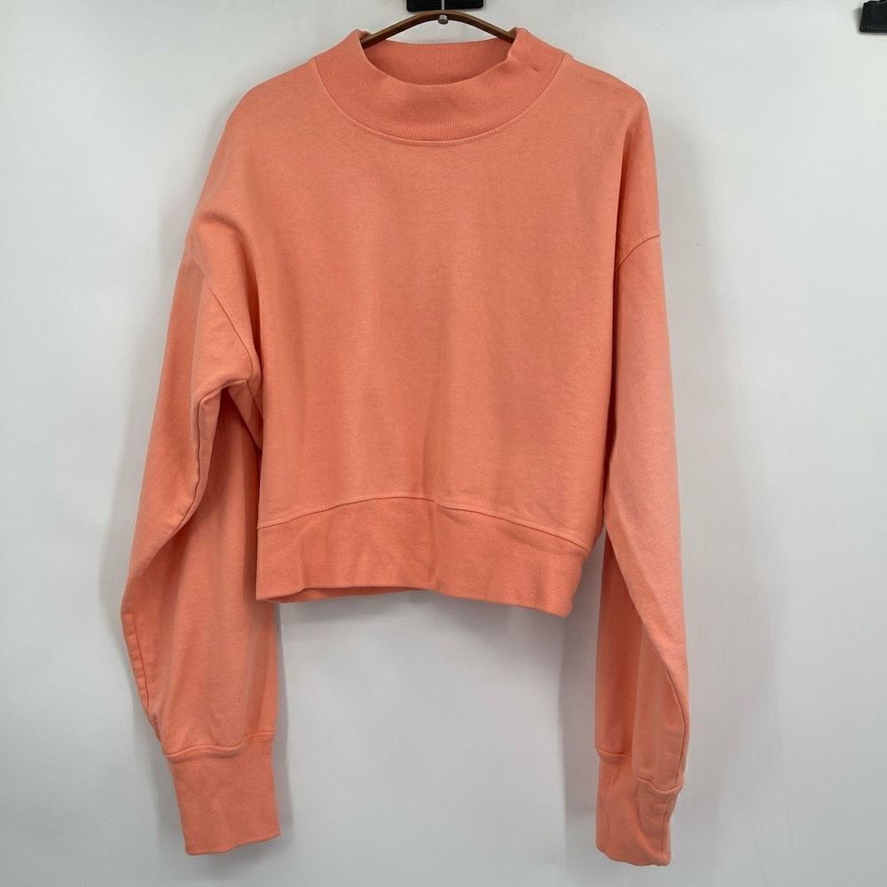 TALENTLESS Coral Cropped Sweatshirt